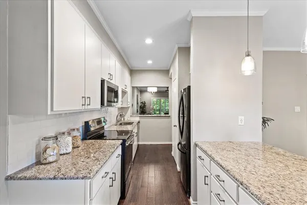 $275,000 | 4403 Bellaire Drive South, Unit 224S, Fort Worth, TX 76109