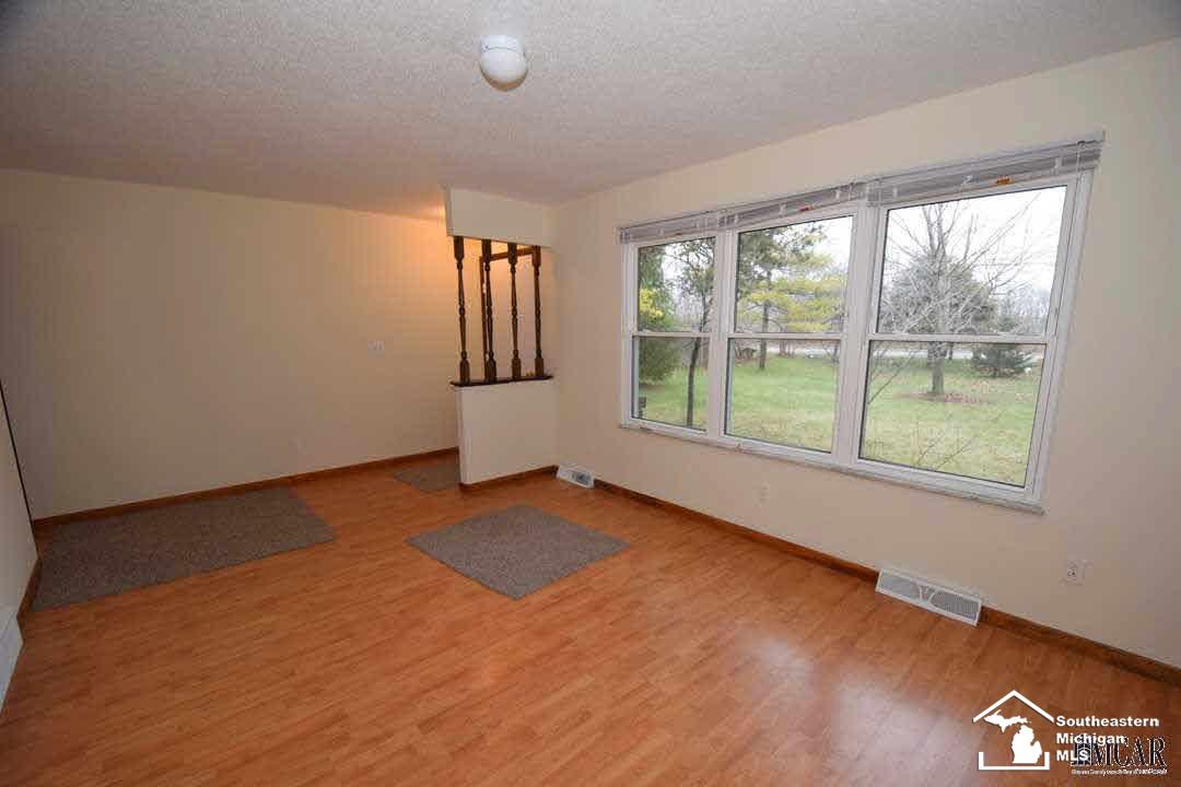 6245 East Dunbar Road Monroe, MI 48161 - Photo 8 of 15 21251815-7.JPG