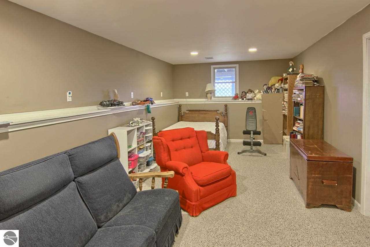754 Napolean Way Traverse City, MI 49696 - Photo 19 of 25 1783464-18.JPG