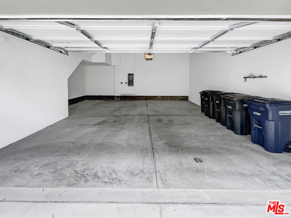 402 Echo Blue Lake Forest, CA 92610 - Photo 7 of 18 a view of a garage