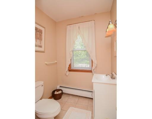 19 Ivernia Road Worcester, MA 01606 - Photo 8 of 26 Gallery Image 8
