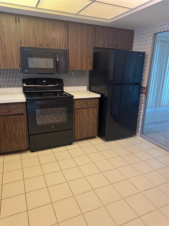 3921 Lakeside Road, Unit 168 Sarasota, FL 34232 - Photo 8 of 15 Gallery Image 8