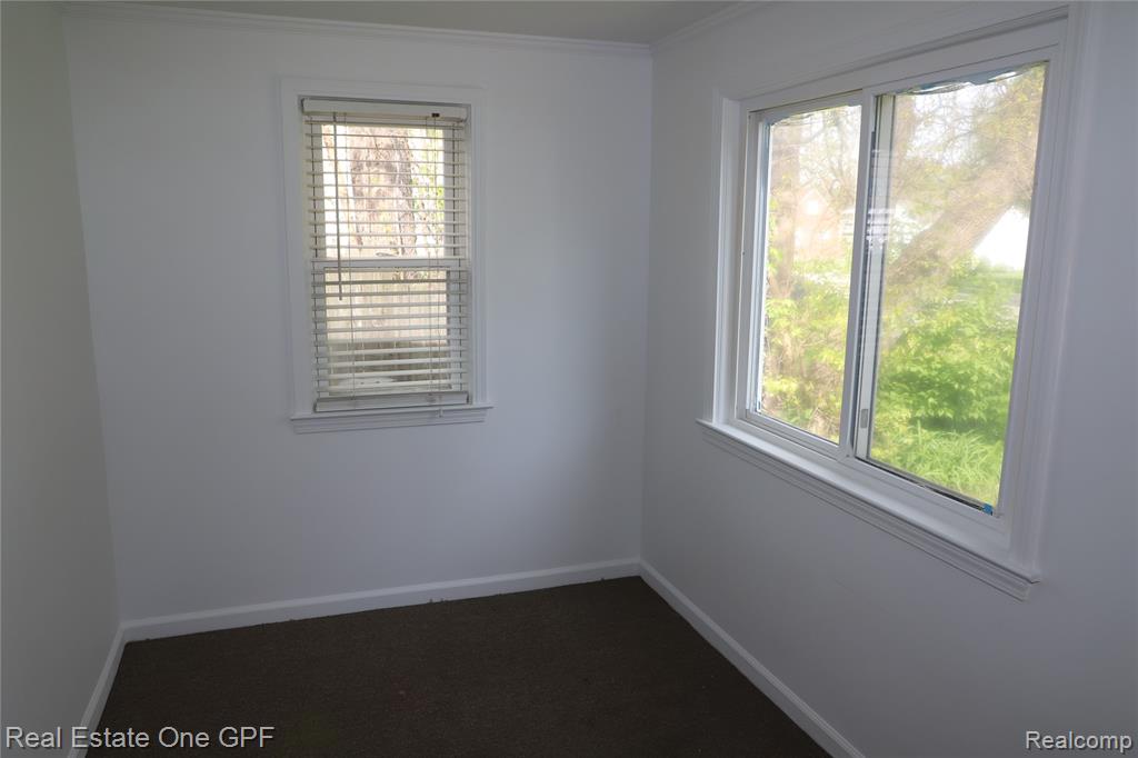 7052 Rivard Avenue Warren, MI 48091 - Photo 4 of 12