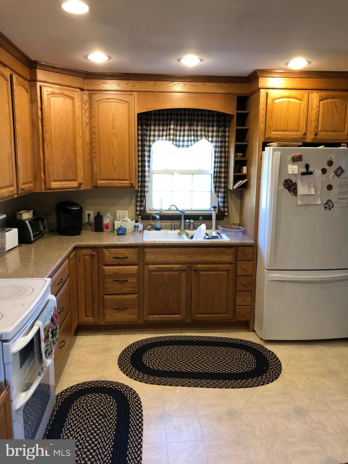 5390 Altenwald Road Waynesboro, PA 17268 - Photo 13 of 37 Kitchen