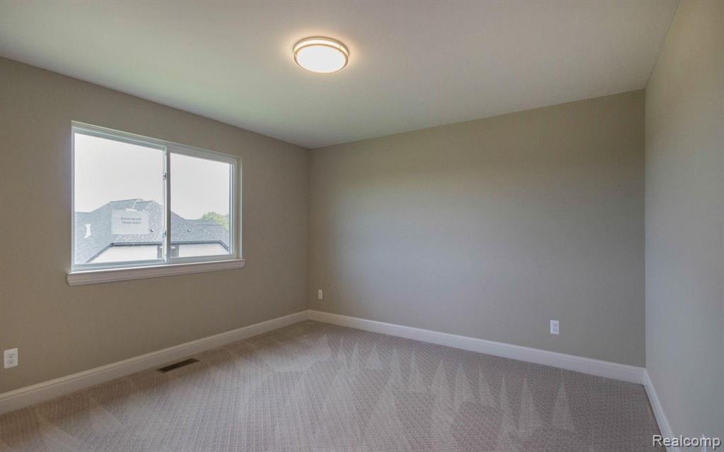 1705 Traceky Rochester, MI 48306 - Photo 37 of 39