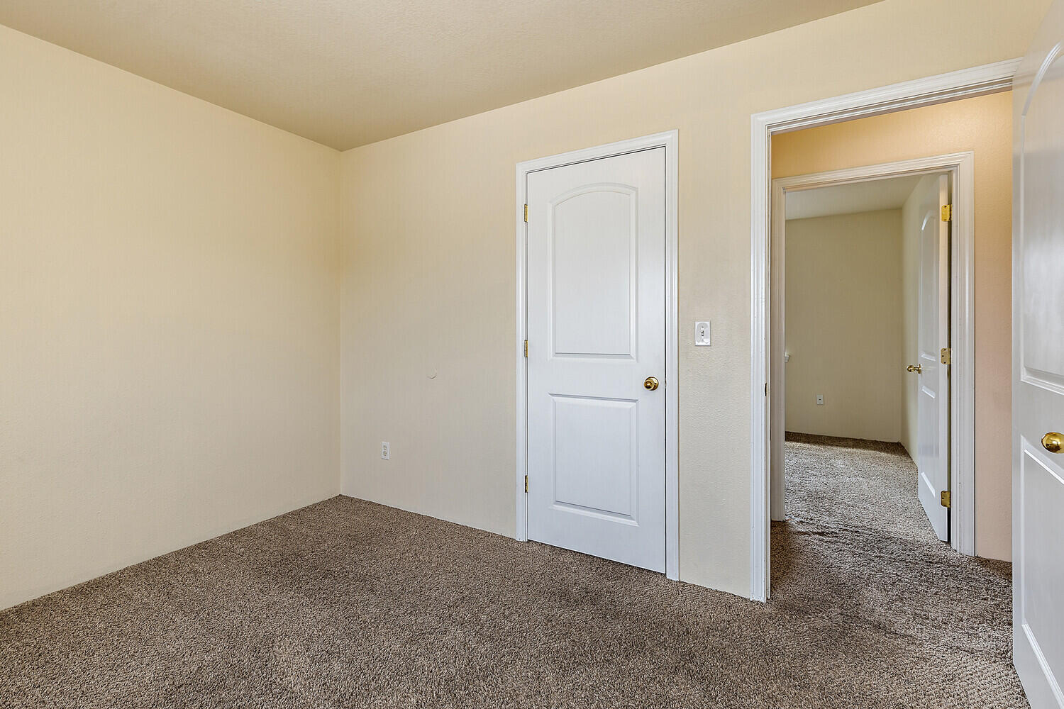 450 Freeman Road Central Point, OR 97502 - Photo 15 of 19 Gallery Image 15
