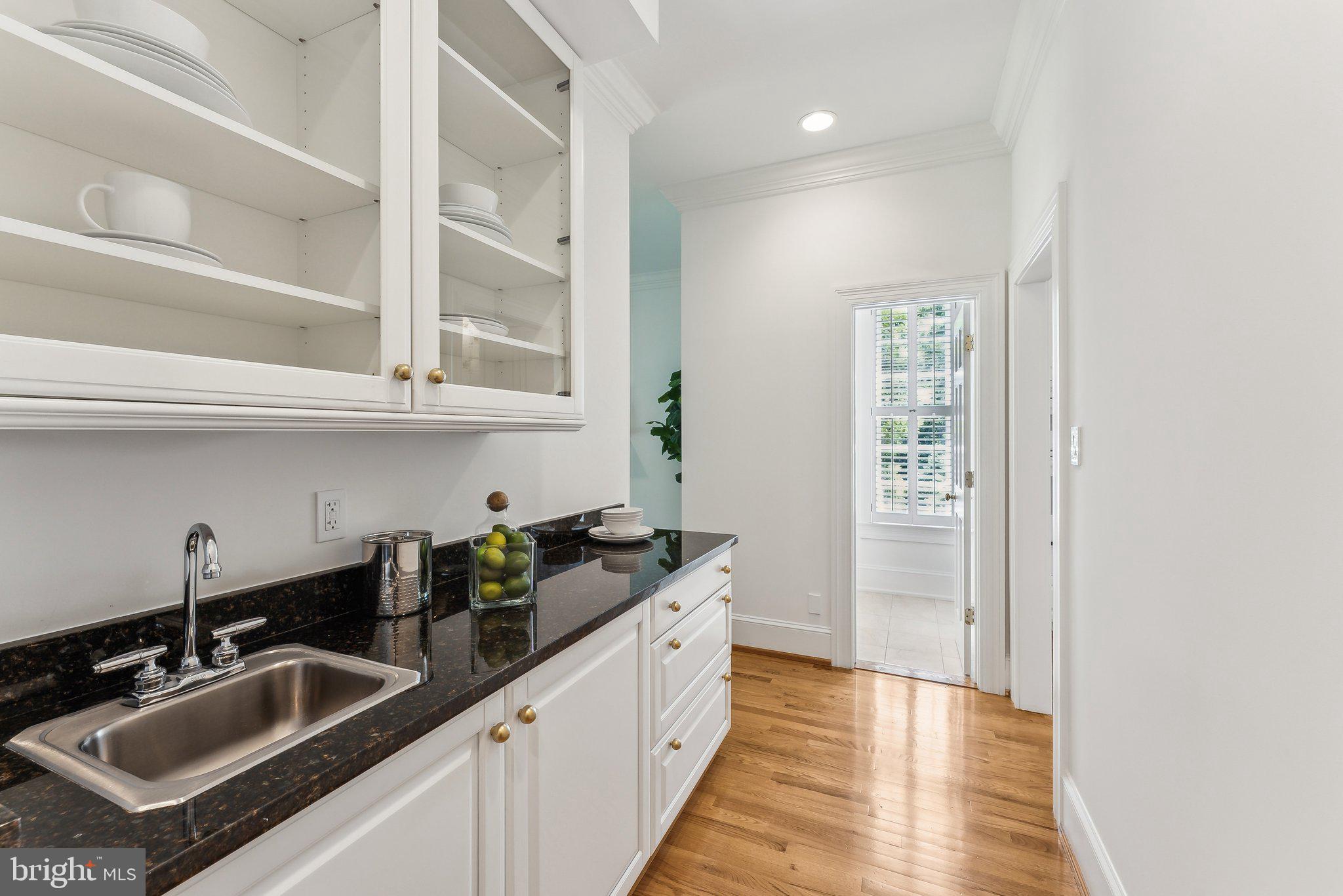 4819 Kemble Place Northwest Washington, DC 20007 - Photo 15 of 35