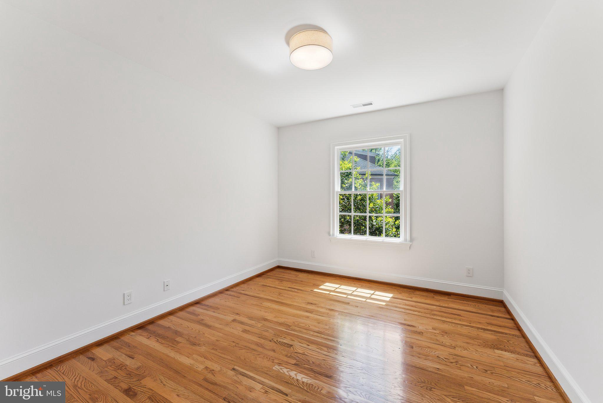 4819 Kemble Place Northwest Washington, DC 20007 - Photo 30 of 35