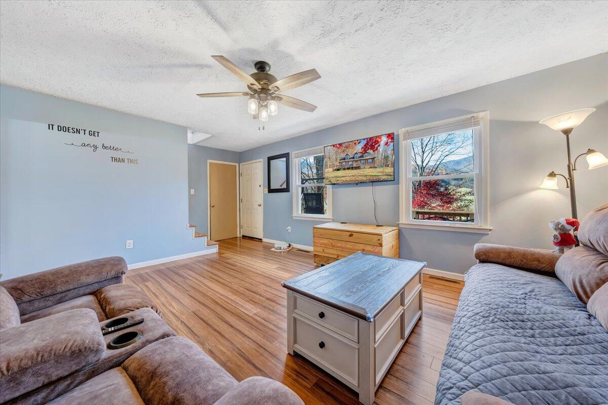 3288 Naff Road Boones Mill, VA 24065 - Photo 11 of 45 11-MIB06252