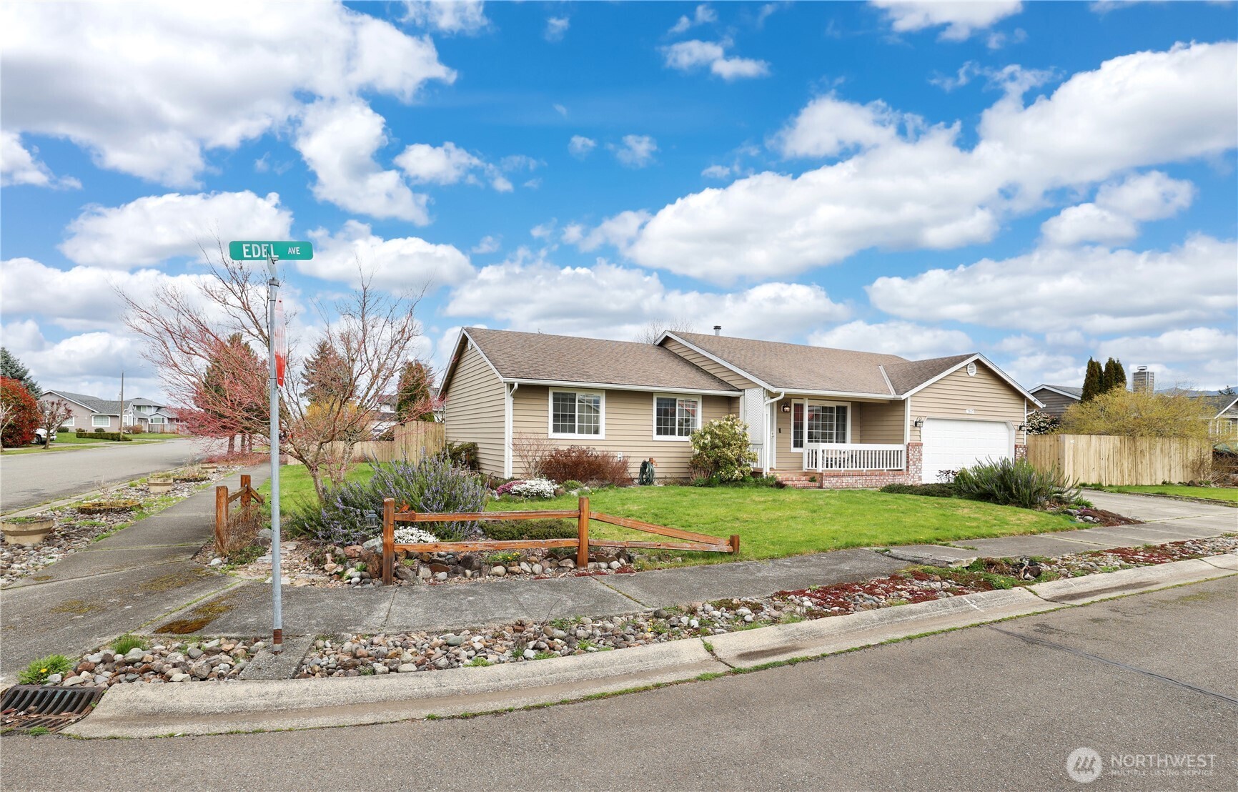 2947 Edel Avenue Enumclaw, WA 98022 - Photo 34 of 35 a front view of a house with a yard