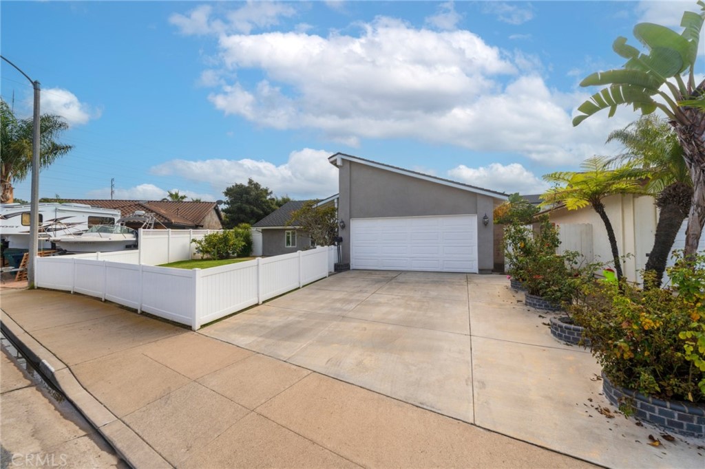 10092 Dana Drive Huntington Beach, CA 92646 - Photo 32 of 33