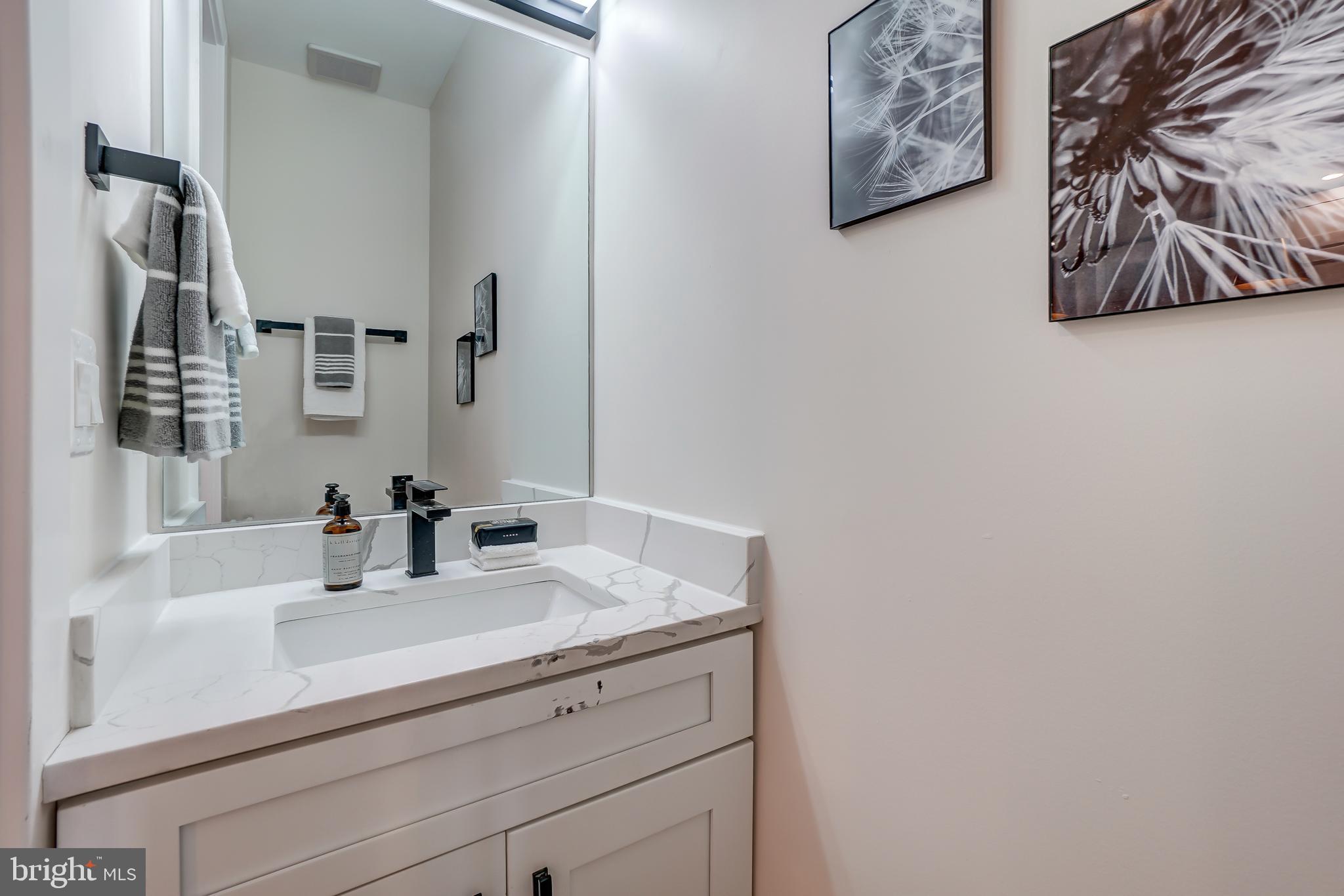 729 Park Road Northwest Washington, DC 20010 - Photo 9 of 22 Gallery Image 9