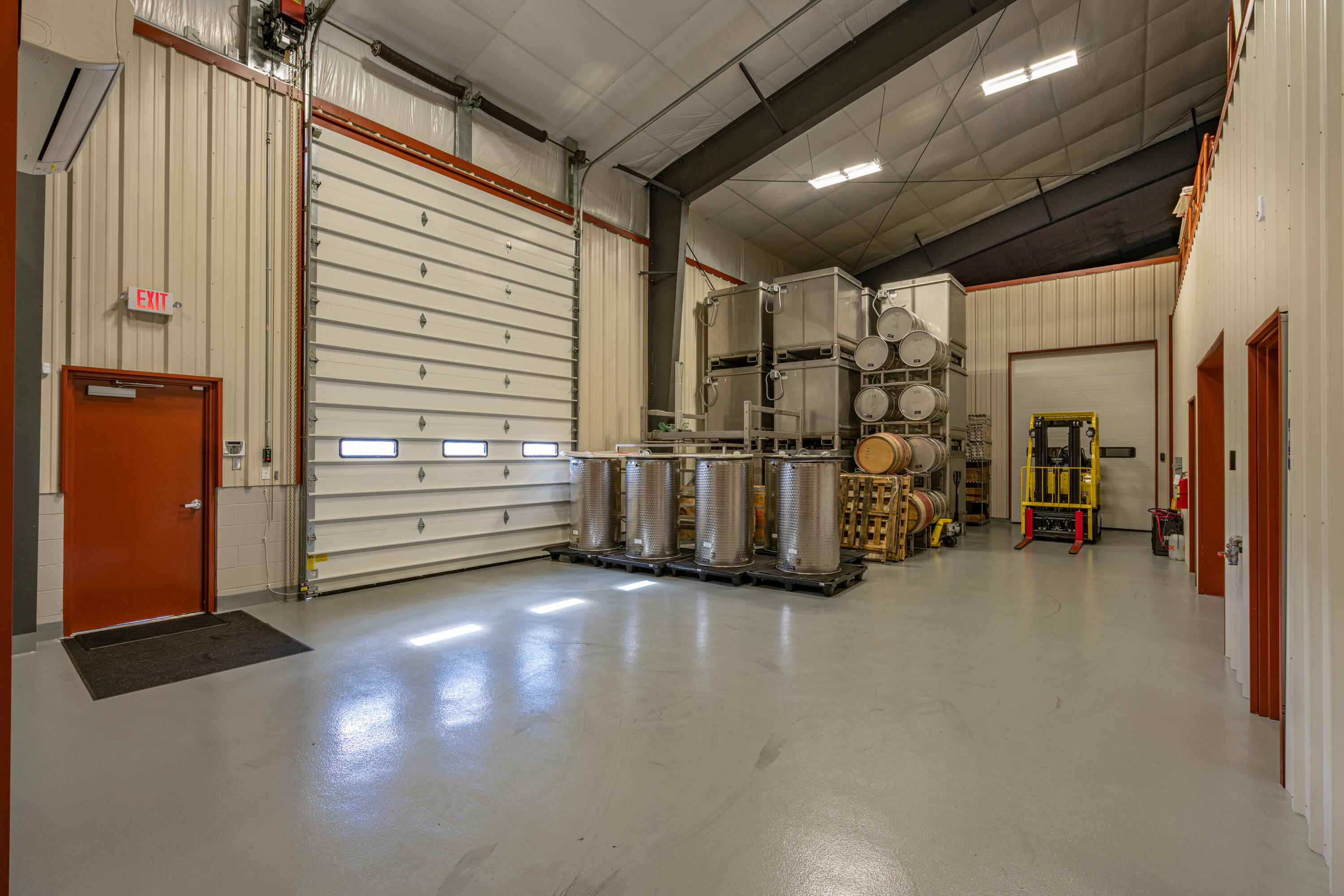 2335 North Phoenix Road Medford, OR 97504 - Photo 44 of 47 Barrels are not included