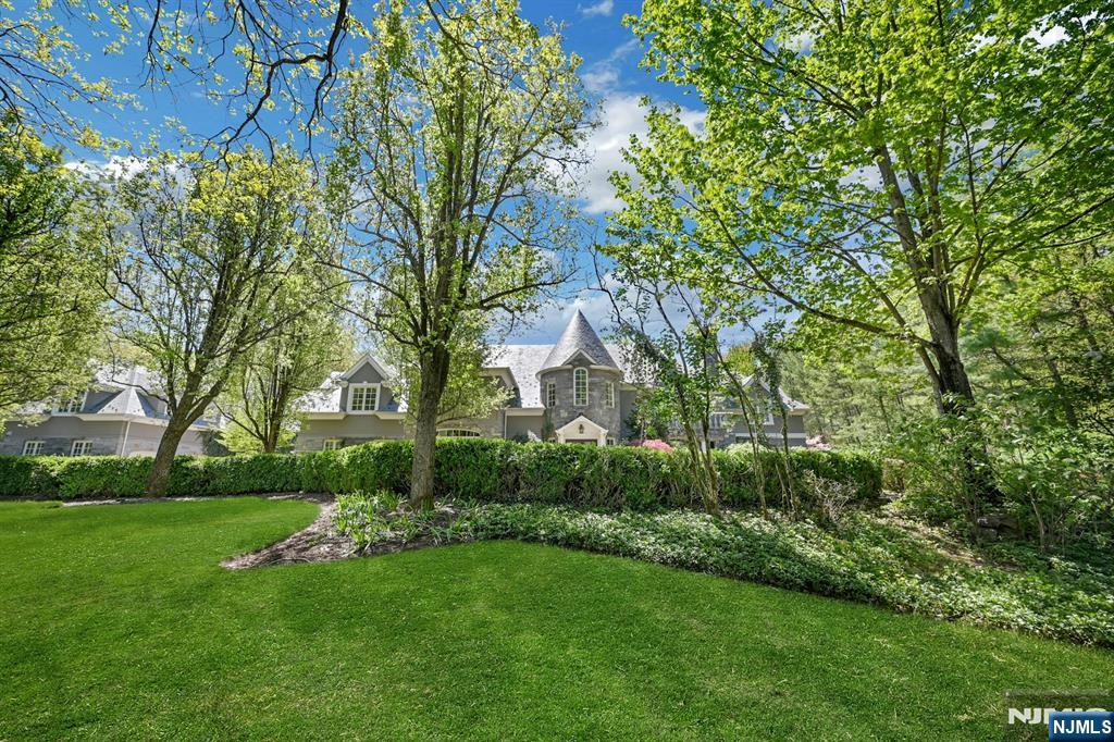 86 Fox Hedge Road Saddle River, NJ 07458 - Photo 4 of 44