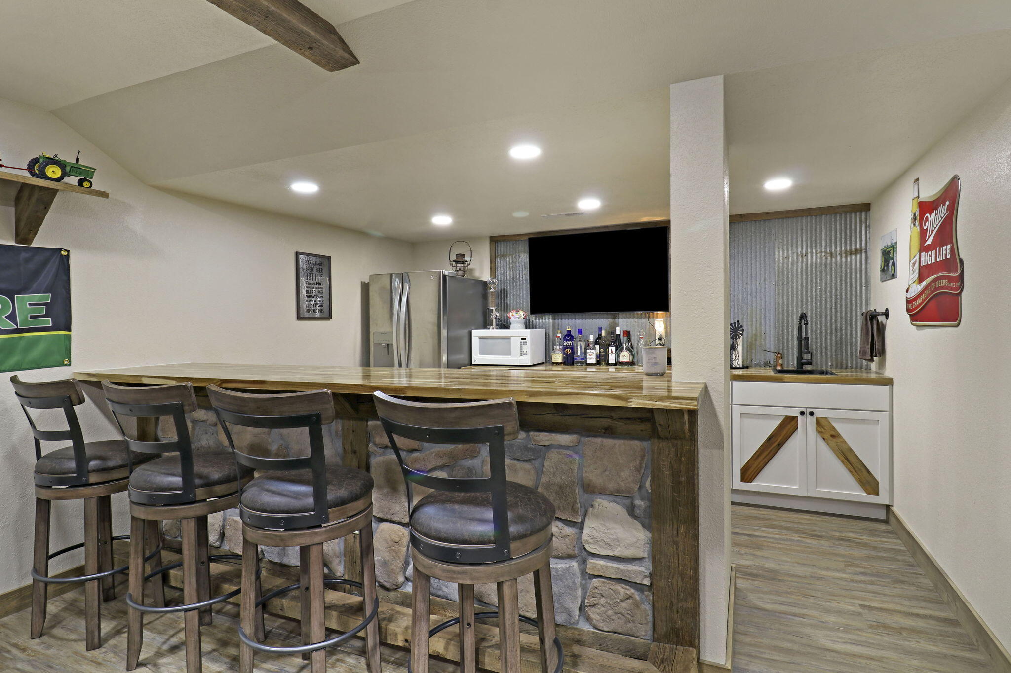 867 River Ridge Circle Waterford, WI 53185 - Photo 28 of 39 Bar
