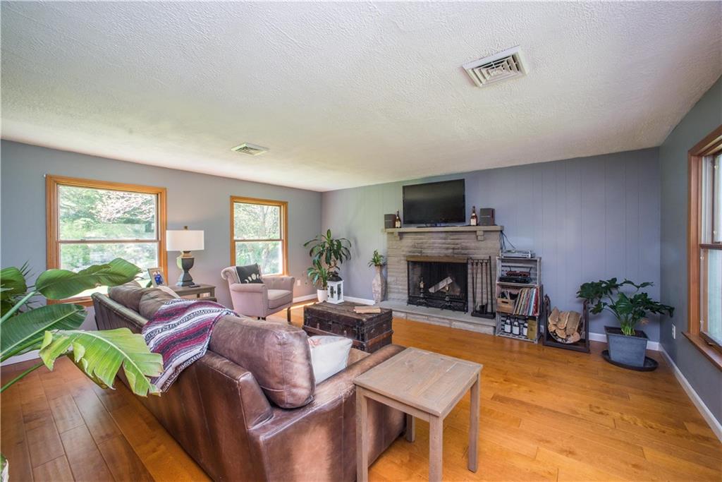 2346 Henry Road Sewickley, PA 15143 - Photo 5 of 25 Gallery Image 5