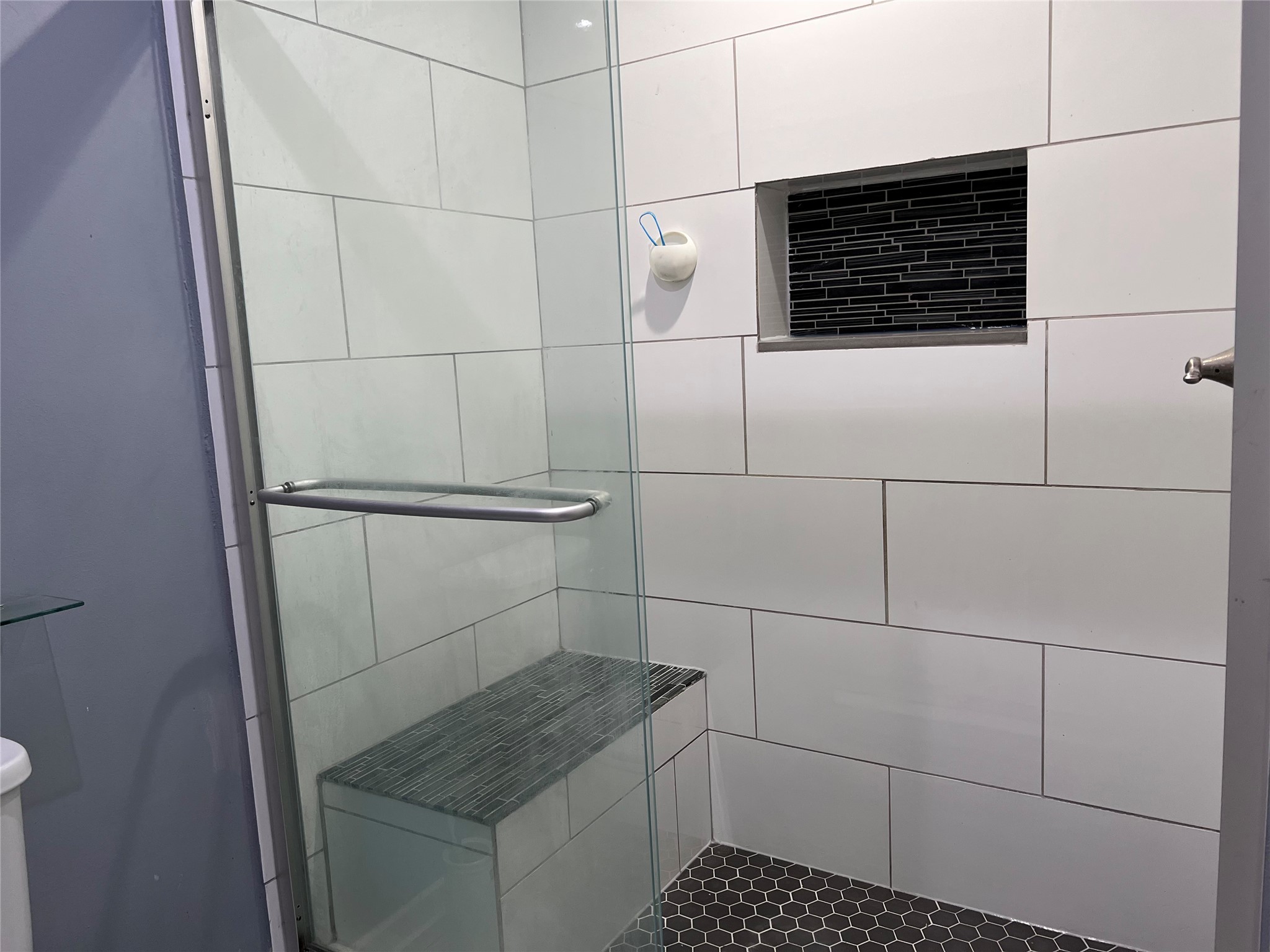 6486 Alisa Lane, Unit 620 Houston, TX 77084 - Photo 14 of 23 Master Bath
