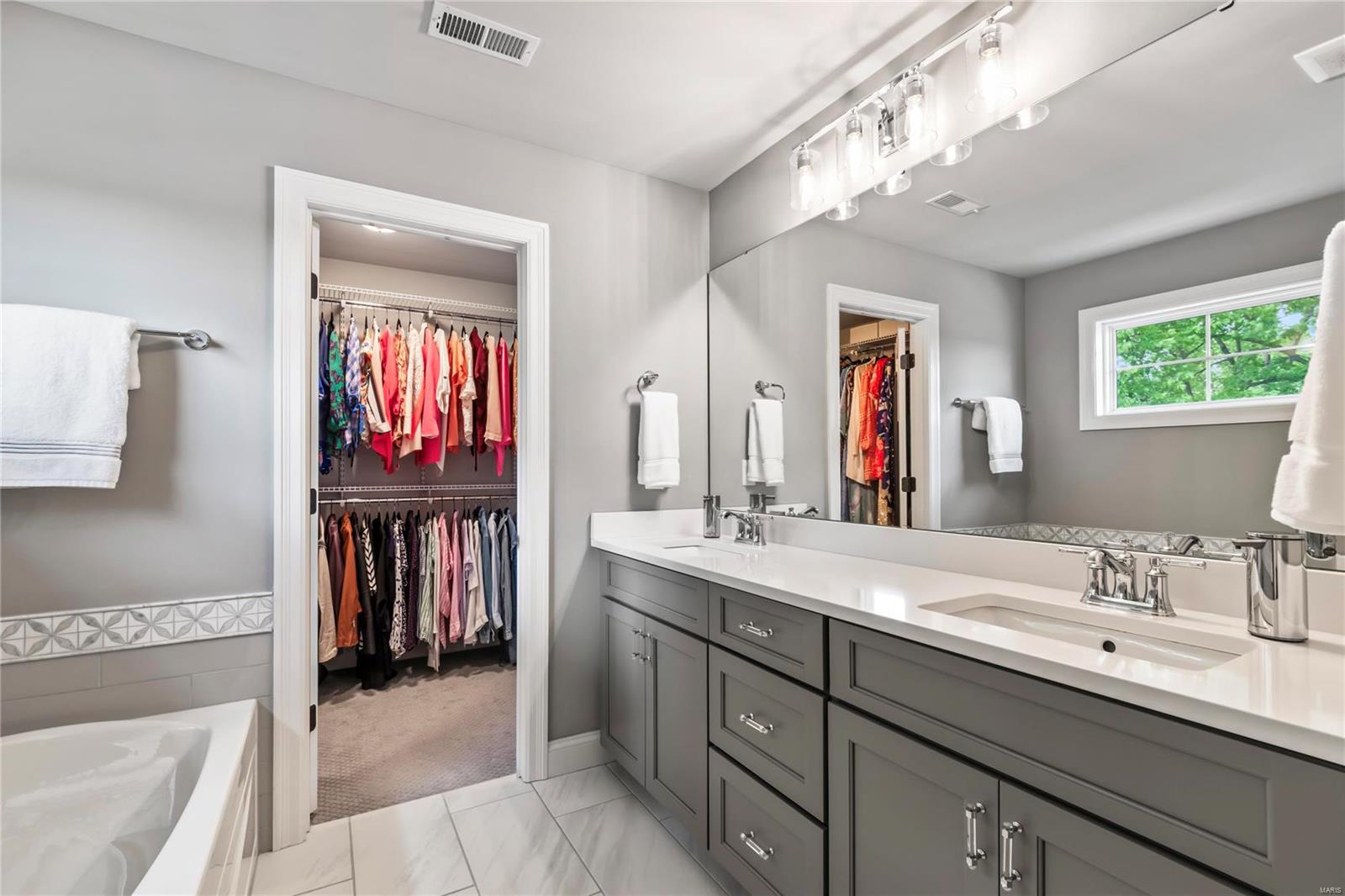 2408 High School Drive St. Louis, MO 63144 - Photo 14 of 27