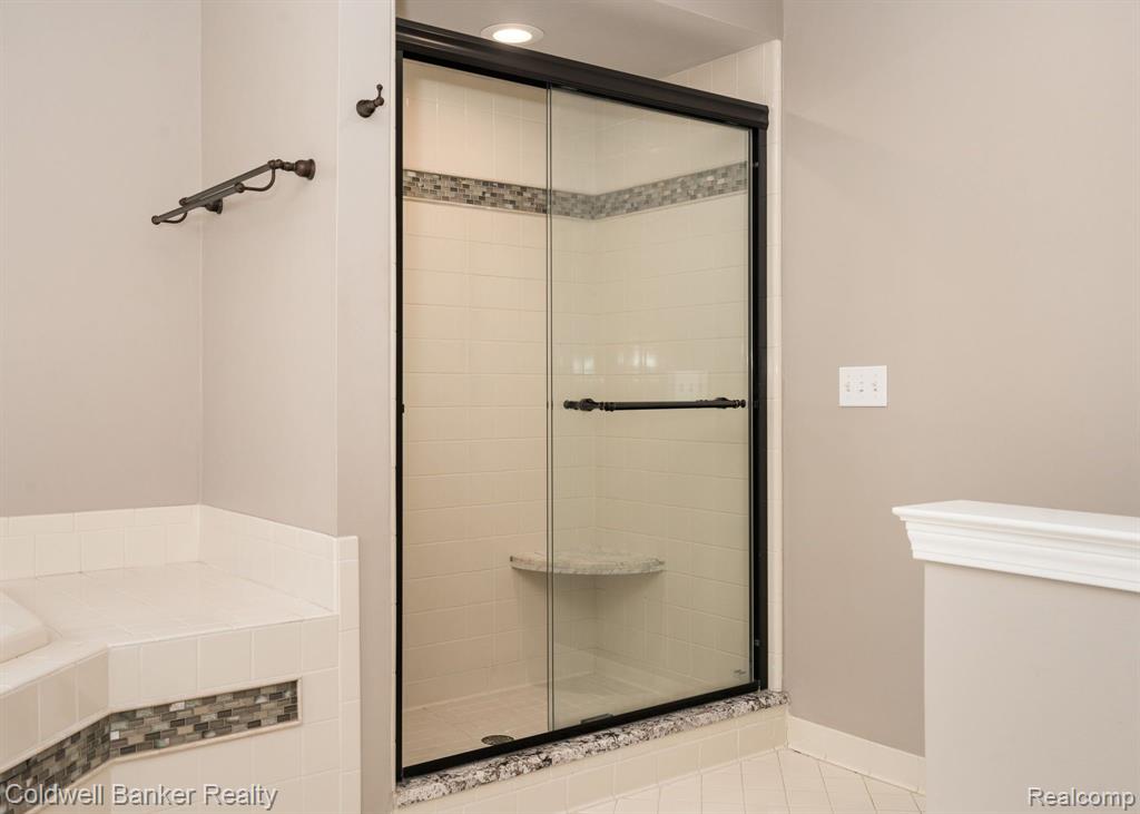 1287 Muirwood Court Rochester Hills, MI 48306 - Photo 23 of 44