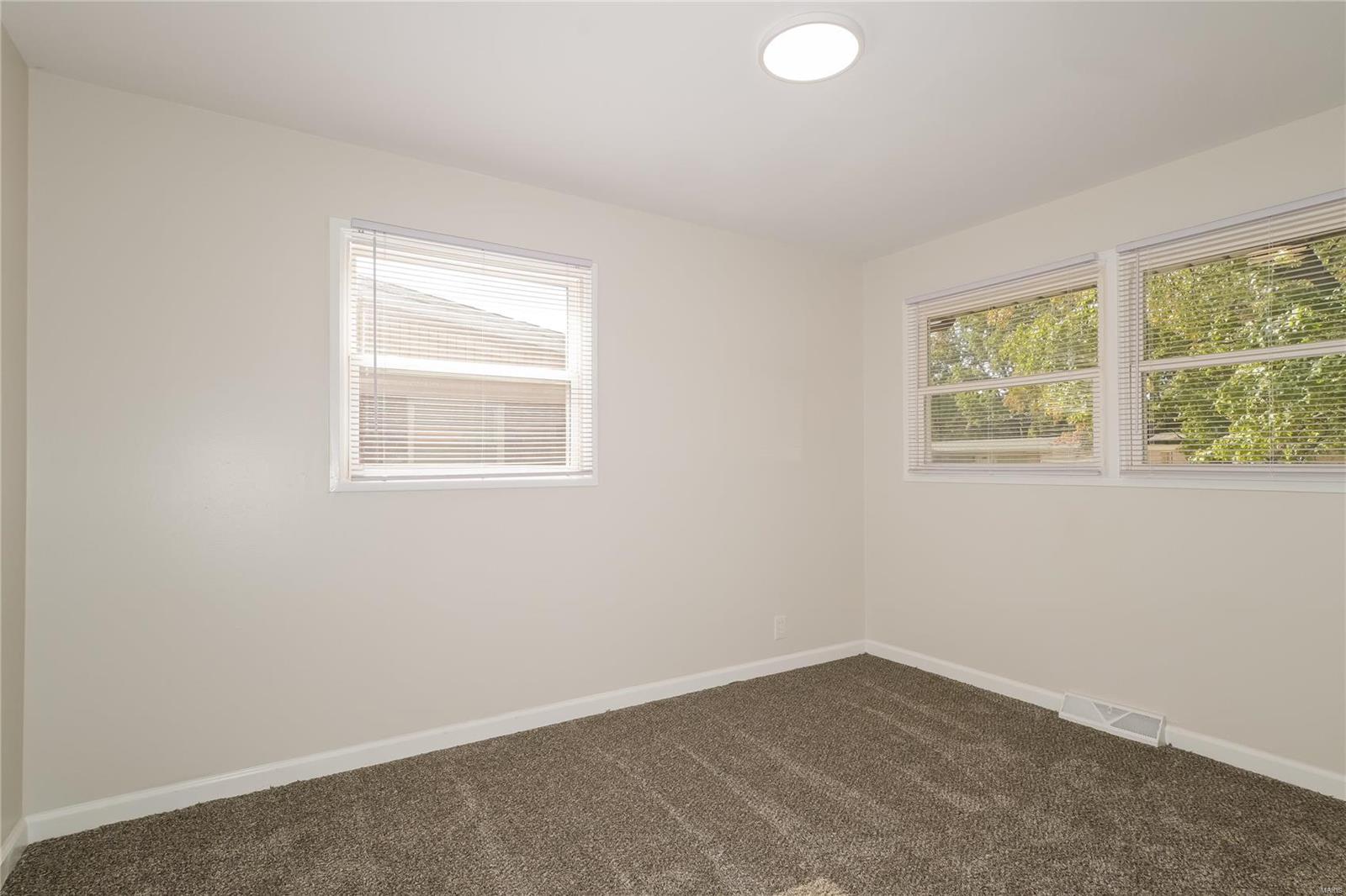 9630 Perch Drive St. Louis, MO 63136 - Photo 13 of 17