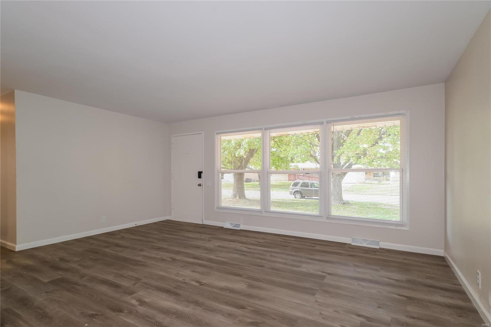 9630 Perch Drive St. Louis, MO 63136 - Photo 6 of 17