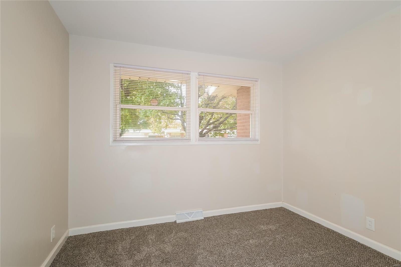 9630 Perch Drive St. Louis, MO 63136 - Photo 10 of 17