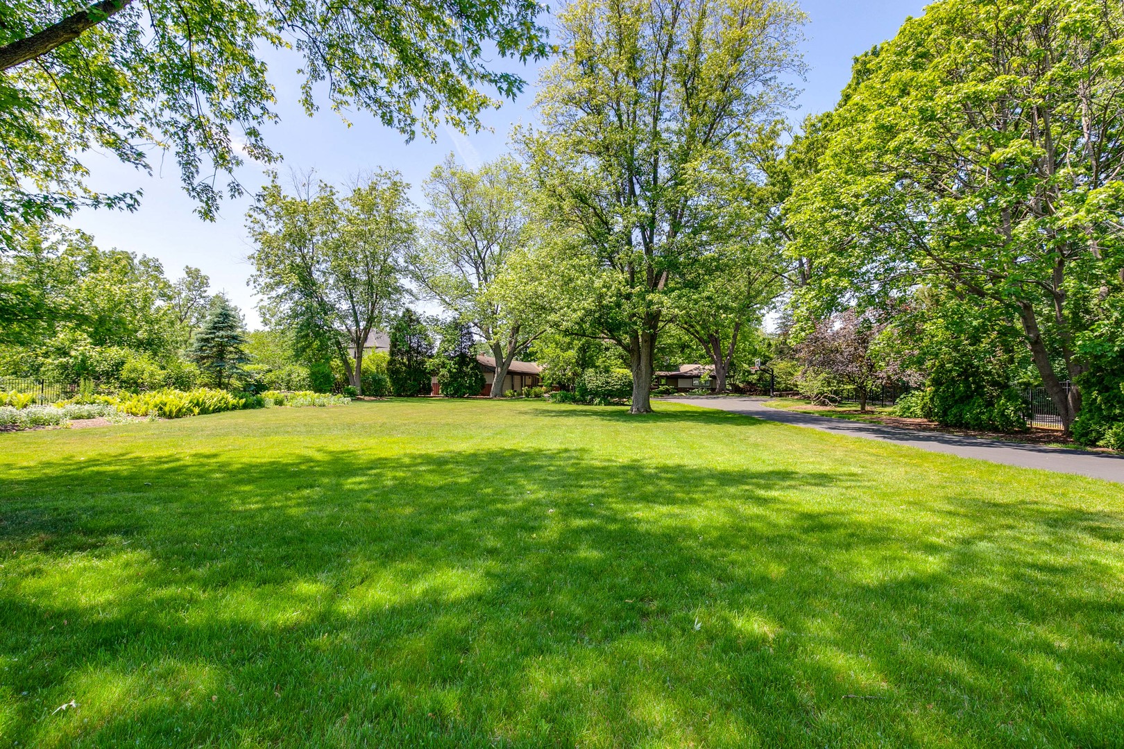1960 Saunders Road Riverwoods, IL 60015 - Photo 3 of 22