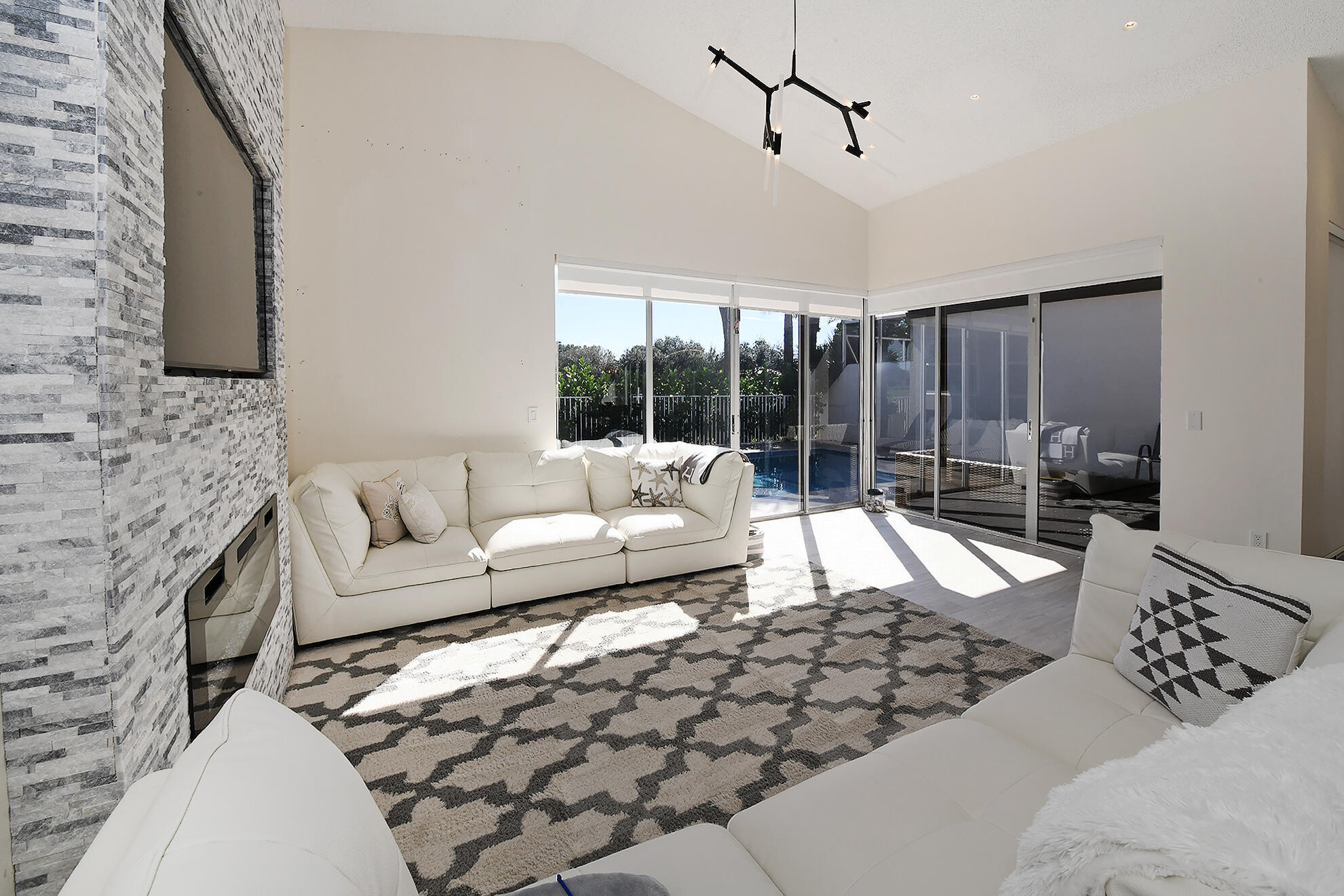 7196 Via Palomar Boca Raton, FL 33433 - Photo 8 of 34 the great room
