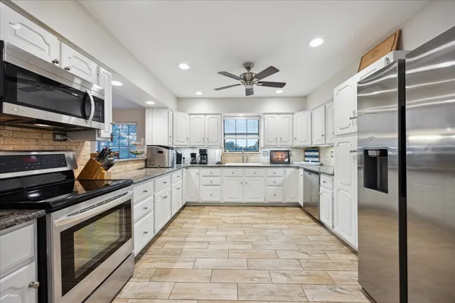 $875,000 | 2232 Glenn Drive, Canyon Lake, TX 78133