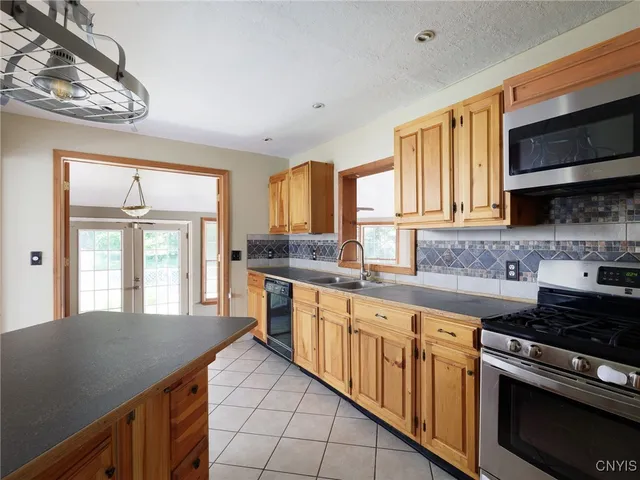 $1,750 | 427 East Flower Avenue, Watertown, NY 13601