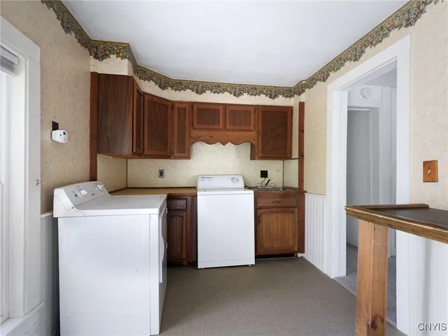 $1,750 | 427 East Flower Avenue, Watertown, NY 13601