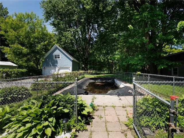 $1,750 | 427 East Flower Avenue, Watertown, NY 13601