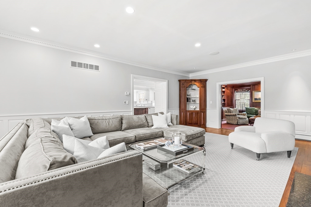 65 Woodcliff Road Wellesley, MA 02481 - Photo 13 of 40