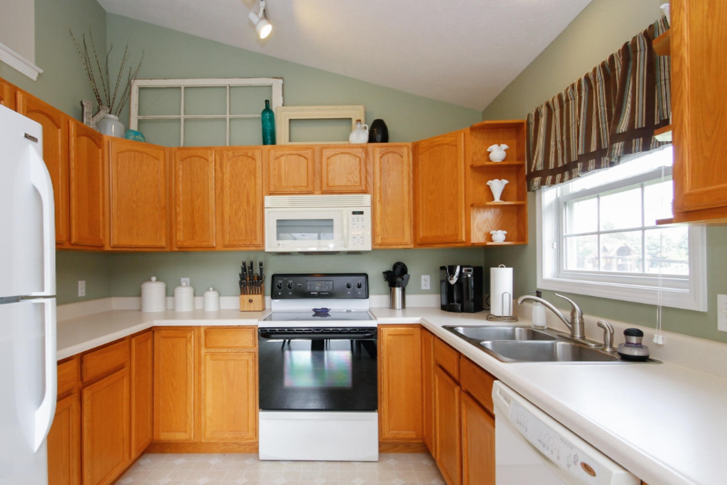 3810 Nichols Road Kalamazoo, MI 49004 - Photo 11 of 33 3810 Nichols Rd-110