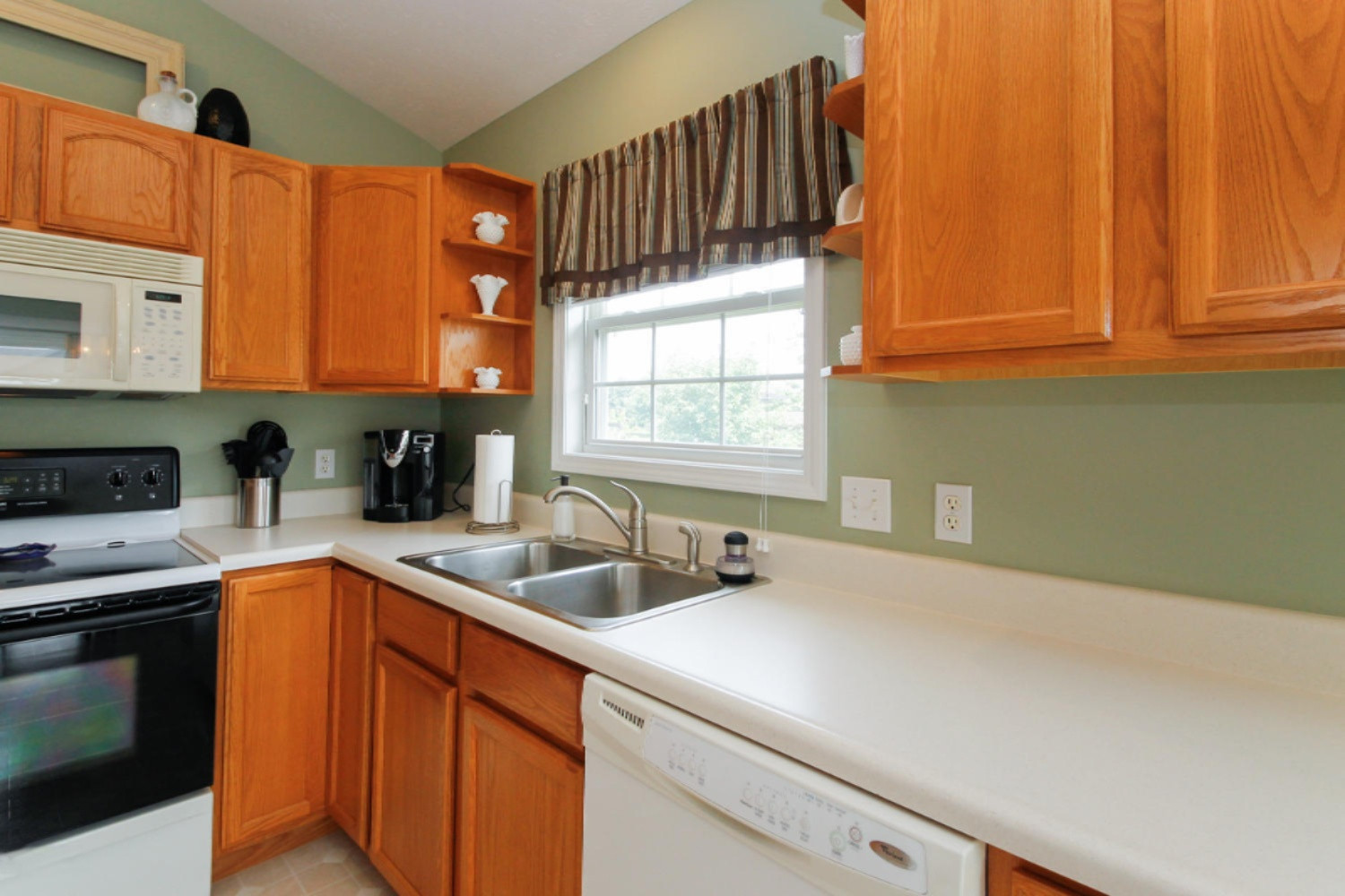 3810 Nichols Road Kalamazoo, MI 49004 - Photo 12 of 33 3810 Nichols Rd-111