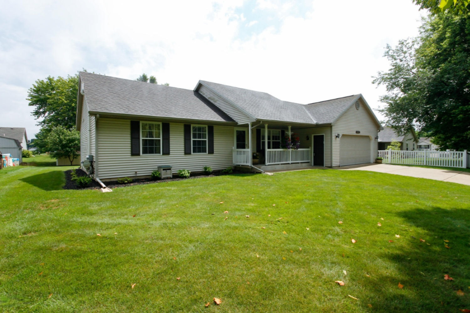 3810 Nichols Road Kalamazoo, MI 49004 - Photo 3 of 33 3810 Nichols Rd-102