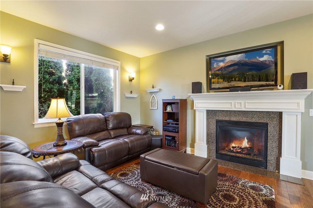 6726 Southeast 2nd Street Renton, WA 98059 - Photo 3 of 40