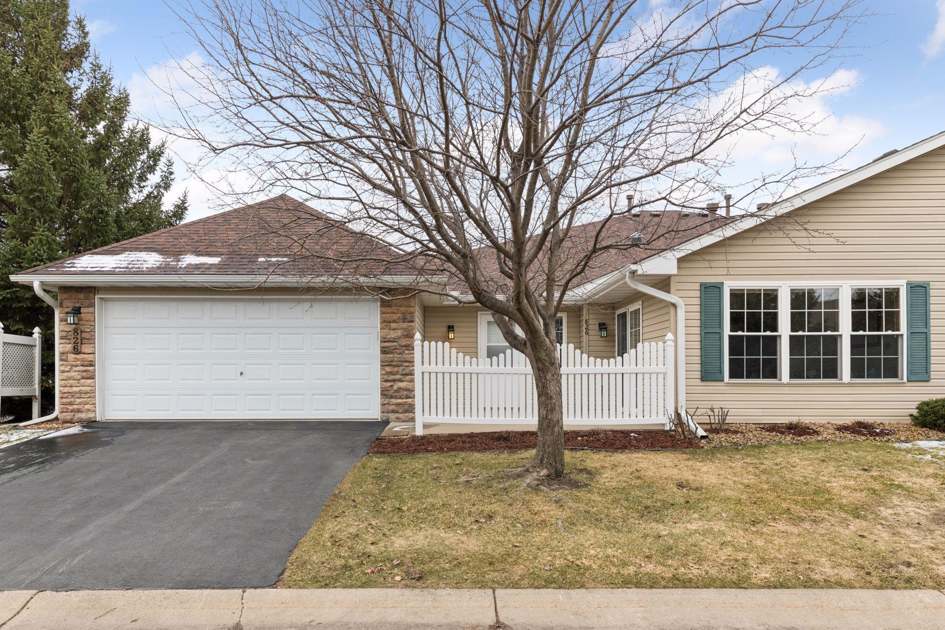 826 Roundhouse Street Shakopee, MN 55379 - Photo 2 of 32