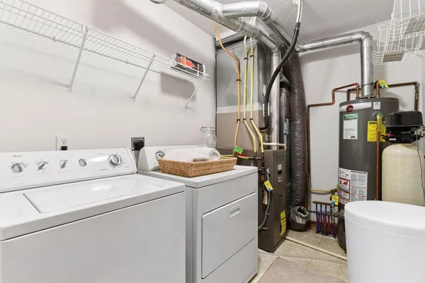 $300,000 | 826 Roundhouse Street, Shakopee, MN 55379