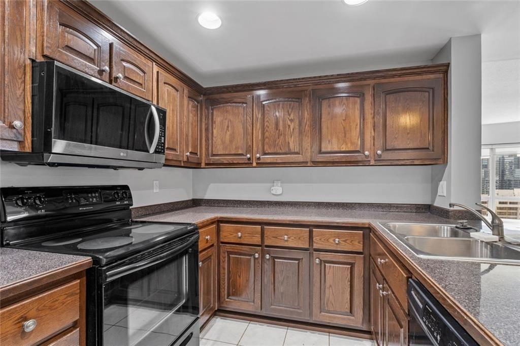 3475 Oak Valley Road Northeast, Unit 910 Atlanta, GA 30326 - Photo 12 of 27 Gallery Image 12