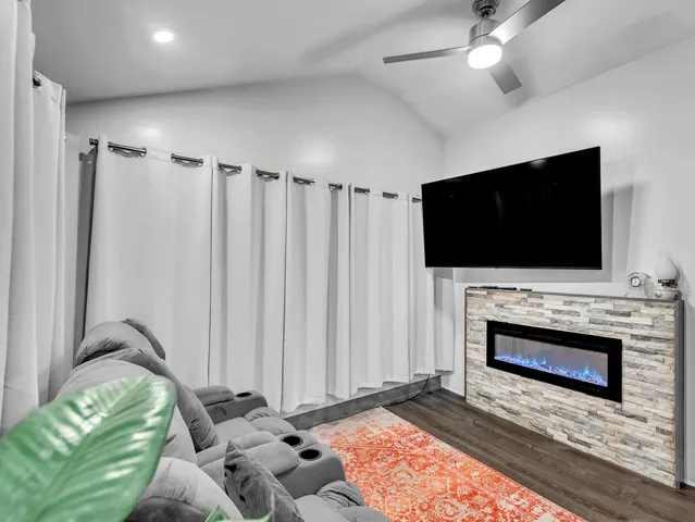 $99,000 | 915 East Prairie Street, Pontiac, IL 61764