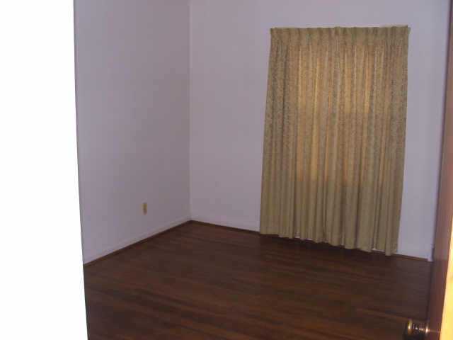 582 South James Road Columbus, OH 43213 - Photo 6 of 8