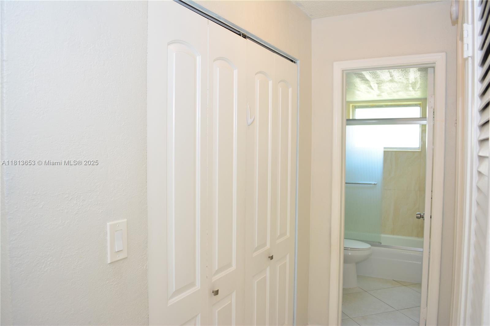 705 Northeast 2nd Street, Unit 4 Hallandale Beach, FL 33009 - Photo 14 of 22