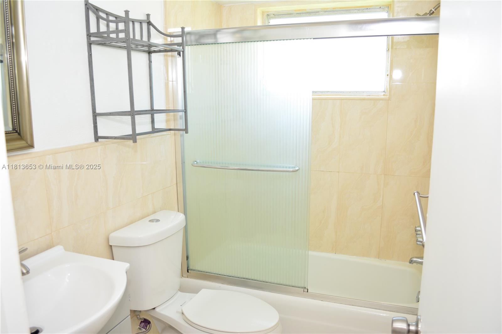 705 Northeast 2nd Street, Unit 4 Hallandale Beach, FL 33009 - Photo 15 of 22