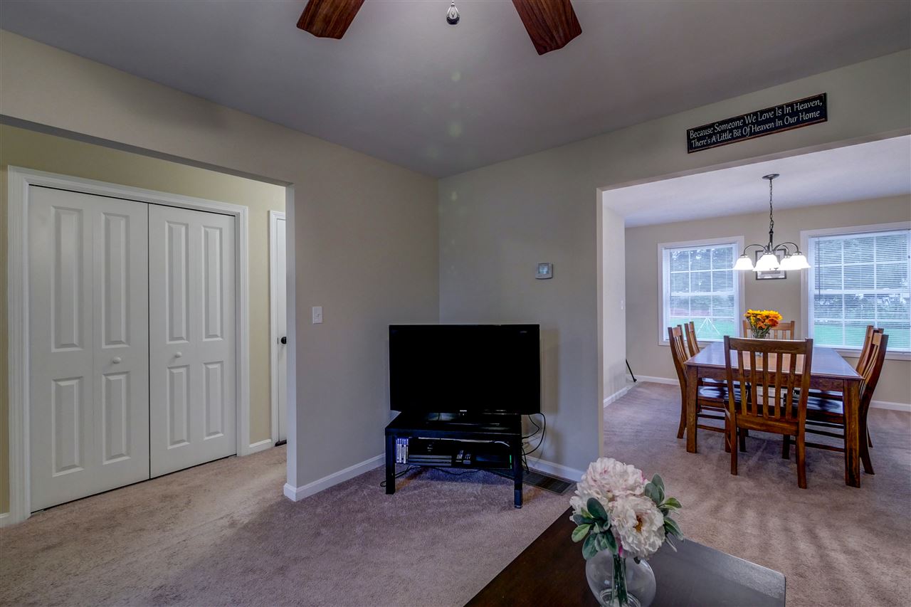 375 Bodwell Road Manchester, NH 03109 - Photo 18 of 40