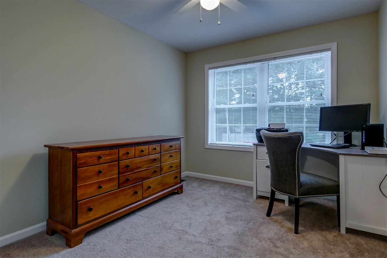 375 Bodwell Road Manchester, NH 03109 - Photo 24 of 40