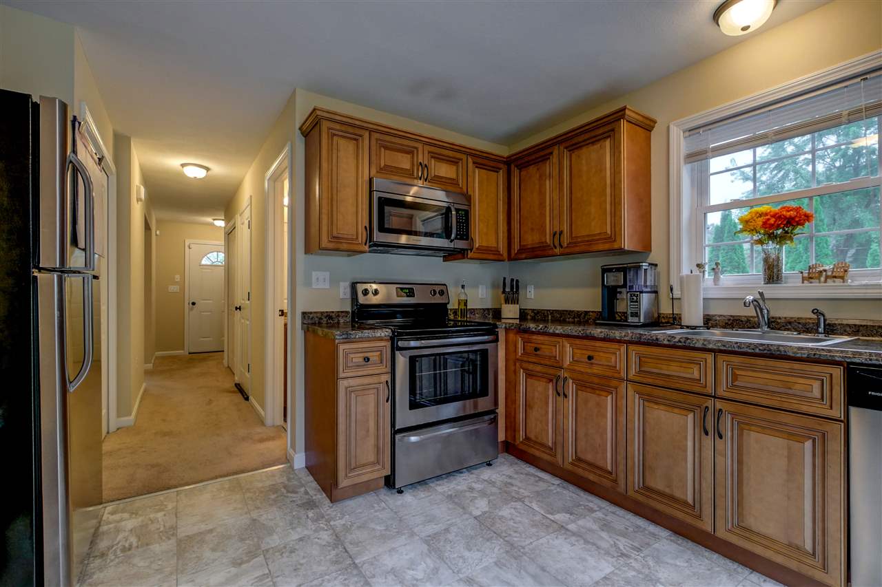 375 Bodwell Road Manchester, NH 03109 - Photo 6 of 40