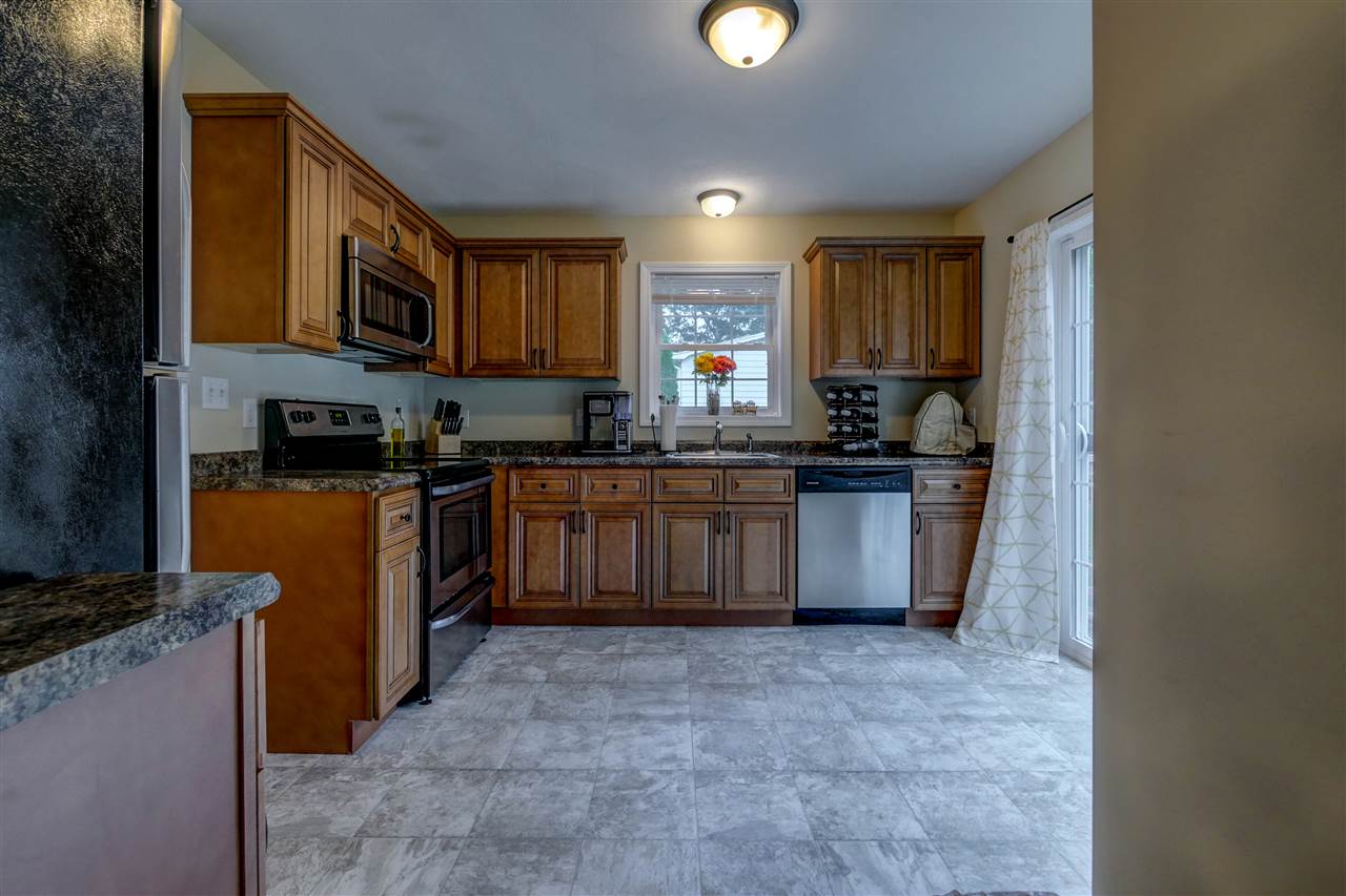 375 Bodwell Road Manchester, NH 03109 - Photo 10 of 40