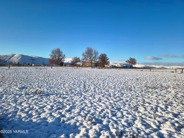 $479,000 | 460 McPherson Lane, Selah, WA 98942