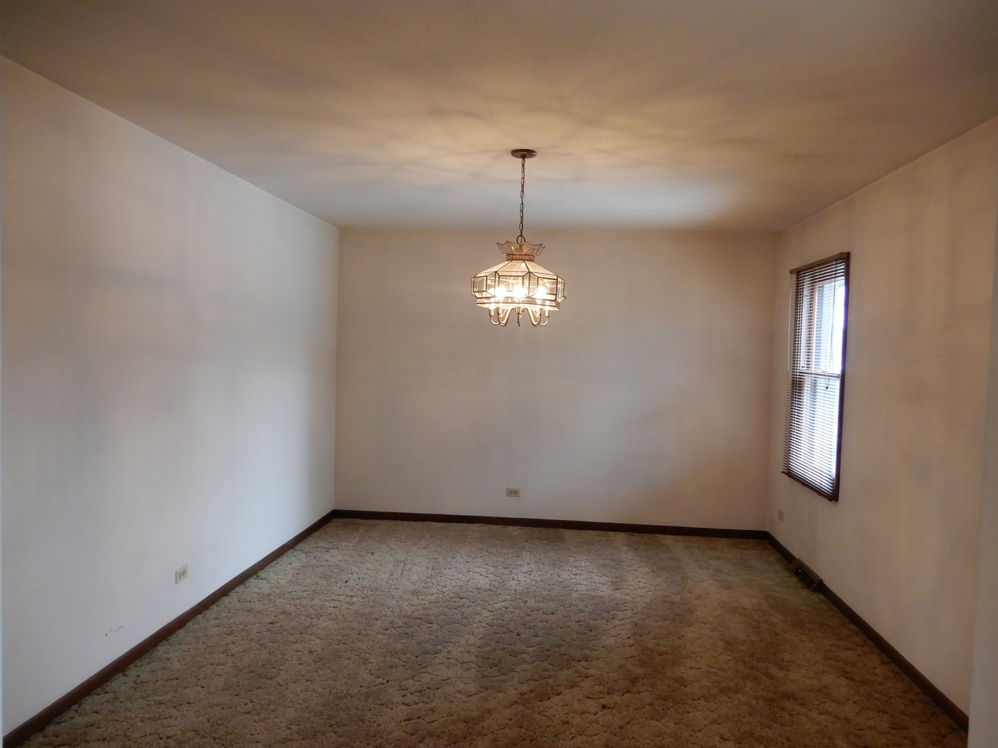 2445 Sun Valley Road Lisle, IL 60532 - Photo 3 of 21